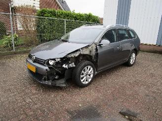 Voiture accidenté Volkswagen Golf 1.6 TDI Navi Clima 2011/8