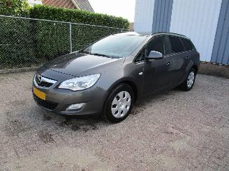 Auto incidentate Opel Astra 2.0 CDTI Navi Clima 6-Bak 2011/10