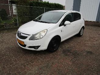 Vaurioauto  passenger cars Opel Corsa 1.3 CDTI Navi Airco 2010/11