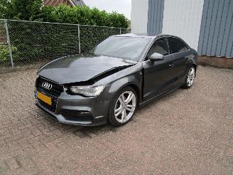 Coche accidentado Audi A3 1.4 TFSI Sedan Navi Clima 6-Bak 2016/4