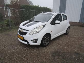 Damaged car Chevrolet Spark 1.0 Bi-Fuel Airco 2011/9