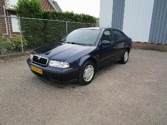 Auto incidentate Skoda Octavia 1.6 Airco Radio/CD 2000/9