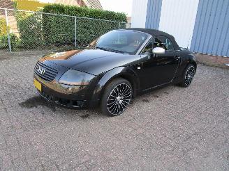 krockskadad bil auto Audi TT 1.8 5V Turbo Cabrio Quattro 224 PK 2002/10