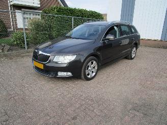 Voiture accidenté Skoda Superb 1.8 TSI DSG Navi Clima 2010/11