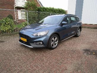 damaged passenger cars Ford Focus 1.0 Hybride Camera Navi 6-Bak 2020/10