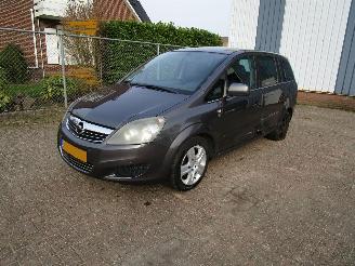 damaged passenger cars Opel Zafira 2.2 Automaat Navi 7-Pers 2010/7