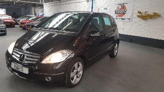 krockskadad bil auto Mercedes A-klasse 1.5 A-160   BENZ AUT 1.498CC 70KW 95PK 2010/7