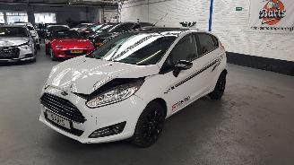 krockskadad bil auto Ford Fiesta 1.0 Ti-VCT 12V   BENZ 999CC 48KW 65PK 2016/1