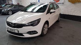 krockskadad bil auto Opel Astra 1.2 TURBO 12V COMBI/O  BENZ 1.199CC 81KW 110PK 2020/10