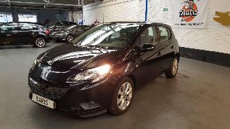 krockskadad bil auto Opel Corsa 1.4 16V BENZ 1.398CC 66KW 90PK 2017/1