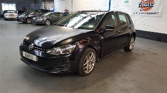 Unfallwagen Volkswagen Golf 1.6 TDI BLUEMOTION 16V AUT  DSL 1.598CC 81KW 110PK 2016/3