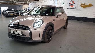 Damaged car Mini Cooper 1.5 12V COOPER AUT 2DRS BENZ 1.499CC 100KW 136PK 2024/2