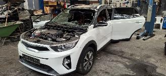 Auto da rottamare Kia Stonic 1.0 T-GDI MHEV Dynamic Plusline 2021/3