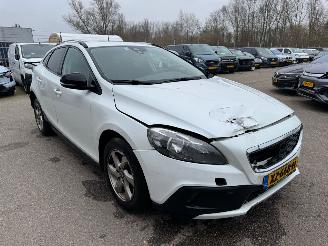 skadebil auto Volvo V-40 Cross Country 1.6 D2 AUTOMAAT Kinetic BJ 2013 281.385 KM 2013/12