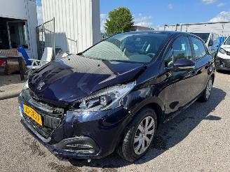 Coche accidentado Peugeot 208 1.2 AUTOMAAT PureTech Active BJ 2016 111.109 KM 2016/2