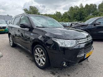 Schadeauto Mitsubishi Outlander 2.0 AUTOMAAT PHEV Instyle BJ 2014 305.027 KM 2014/4