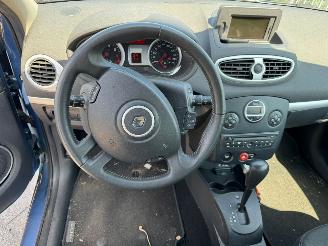 Renault Clio 1.6 Dynamique AUTOMAAT picture 8