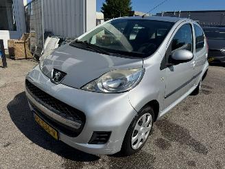 Unfallwagen Peugeot 107 Peugeot 107 1.0-12V Urban Move 2011/3