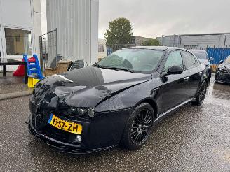 krockskadad bil auto Alfa Romeo  159 2.2 JTS Distinctive BJ 2006 202.113 KM 2006/6