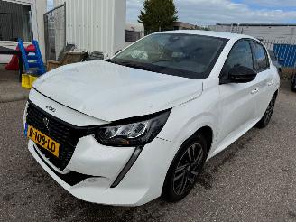 Voiture accidenté Peugeot 208 1.2 AUTOMAAT PureTech Allure Pack BJ 2022 32.596 KM 2022/9