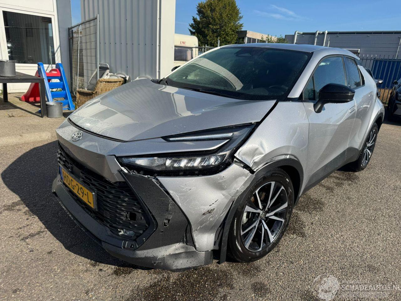Toyota CH-R 1.8 AUTOMAAT Hybrid 140 Dynamic BJ 2025