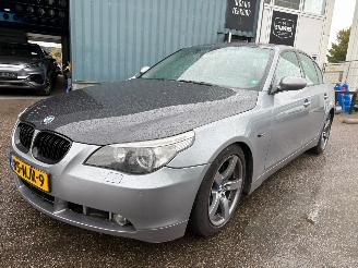 Vaurioauto  passenger cars BMW 5-serie 530i BJ 2003 262.841 KM 2003/9