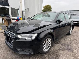 krockskadad bil auto Audi A3 Sportback 1.4 TFSI Attraction Pro Line plus 193.140 KM 2014/11
