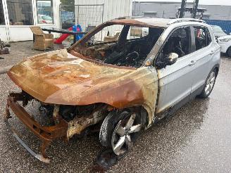 Damaged car Volkswagen T-Cross 1.0 TSI Style 2023/1