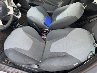 Ford Ka 1.2 Titanium picture 15