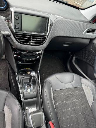 Peugeot 2008 1.2 PureTech Blue Lease Executive AUTOMAAT picture 16