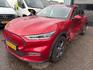 damaged passenger cars Ford Mustang Mach-e RWD 75 kWh 2021/12