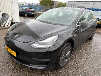 skadebil auto Tesla Model 3 Standard RWD Plus 60 kWh 2019/8