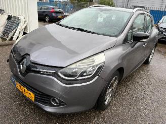 krockskadad bil auto Renault Clio Estate 0.9 TCe Expression 2013/5