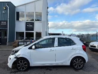 damaged passenger cars Kia Picanto 1.0 CVVT First Edition BJ 2017 140.559 KM 2017/7