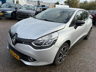 skadebil auto Renault Clio 1.5 dCi ECO Expression BJ 2014 168.345 KM 2014/9