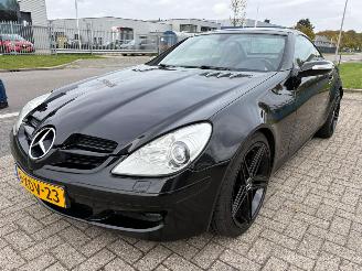 damaged passenger cars Mercedes SLK 200 K. BJ 2004 243.379 KM 2004/8