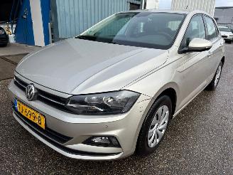 uszkodzony samochody osobowe Volkswagen Polo 1.0 TSI AUTOMAAT Comfortline BJ 2018 117.364  KM 2018/8
