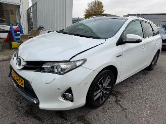 Voiture accidenté Toyota Auris Touring Sports 1.8 AUTOMAAT Hybrid Lease BJ 2014 326.564 KM 2014/11