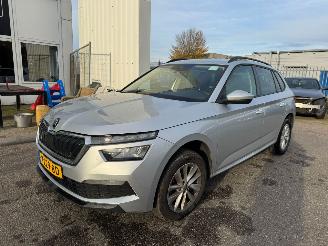 krockskadad bil auto Skoda Kamiq 1.0 TSI Ambition AUTOMAAT 2023/10