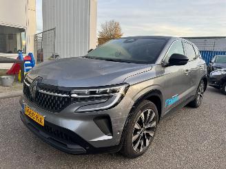 skadebil auto Renault Austral 1.2 E-Tech full hybrid 200 techno AUTOMAAT 2023/7