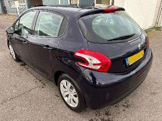 Peugeot 208 1.2 VTi Urban Soul picture 5