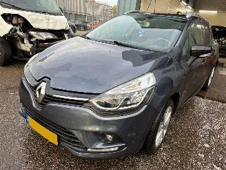 Schadeauto Renault Clio Estate 1.2 TCe Intens AUTOMAAT 2017/6