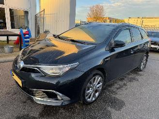 krockskadad bil auto Toyota Auris Touring Sports 1.8 Hybrid Lease pro AUTOMAAT 2015/6
