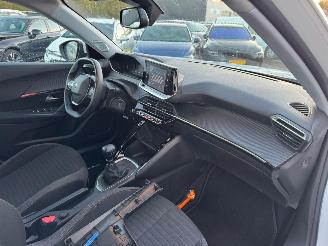 Peugeot 2008 1.2 PureTech Blue Lease Active picture 11