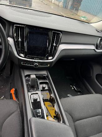 Volvo V-60 2.0 B3 Momentum Business AUTOMAAT picture 16