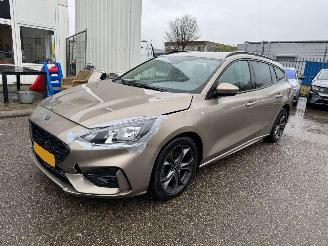 Damaged car Ford Focus Wagon 1.5 EcoBoost ST Line Business AUTOMAAT 2019/1