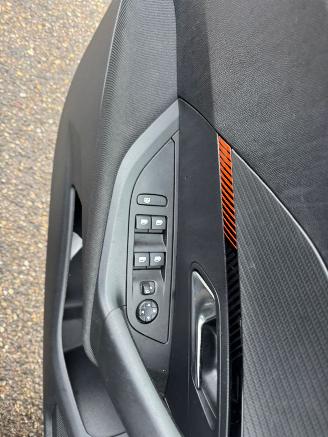 Peugeot e-2008 EV Active 50 kWh picture 15