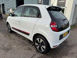 Renault Twingo 1.0 SCe Collection BJ 2017 216.850 KM picture 3