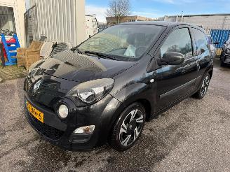 damaged passenger cars Renault Twingo 1.2 16V Collection BH 2013 137.685 KM 2013/2
