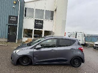 Hyundai I-10 1.0i i-Motion Go! 2016 picture 2